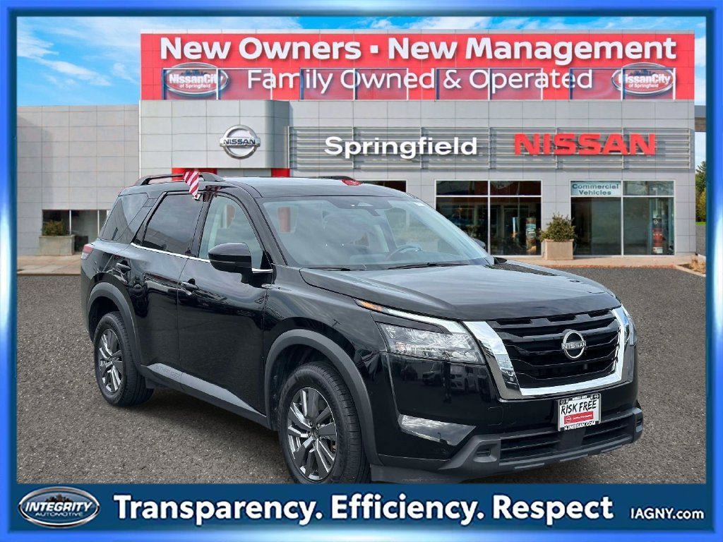 Used 2025 Nissan Pathfinder SV