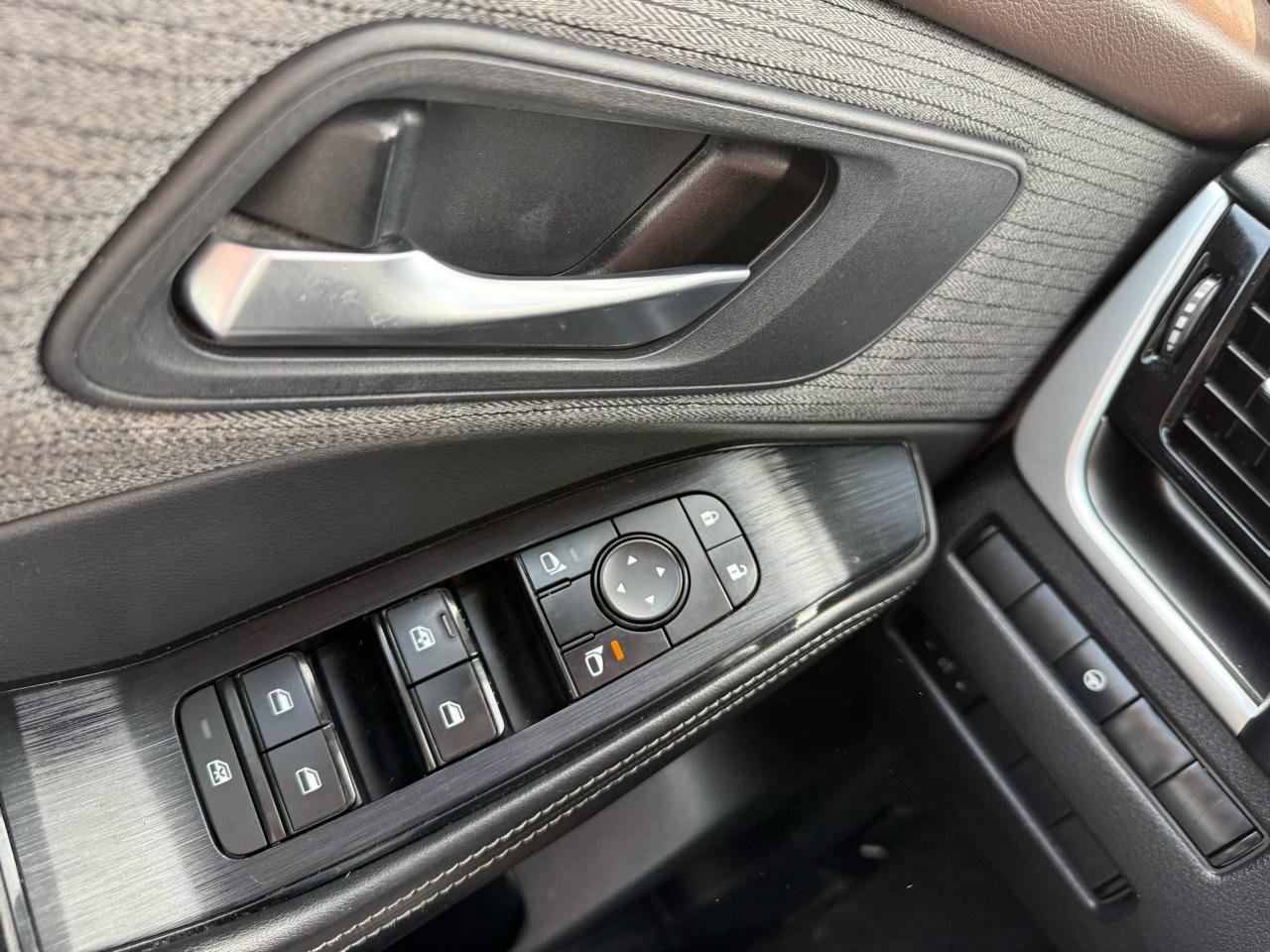 Used 2022 Nissan Rogue SV FWD image 13