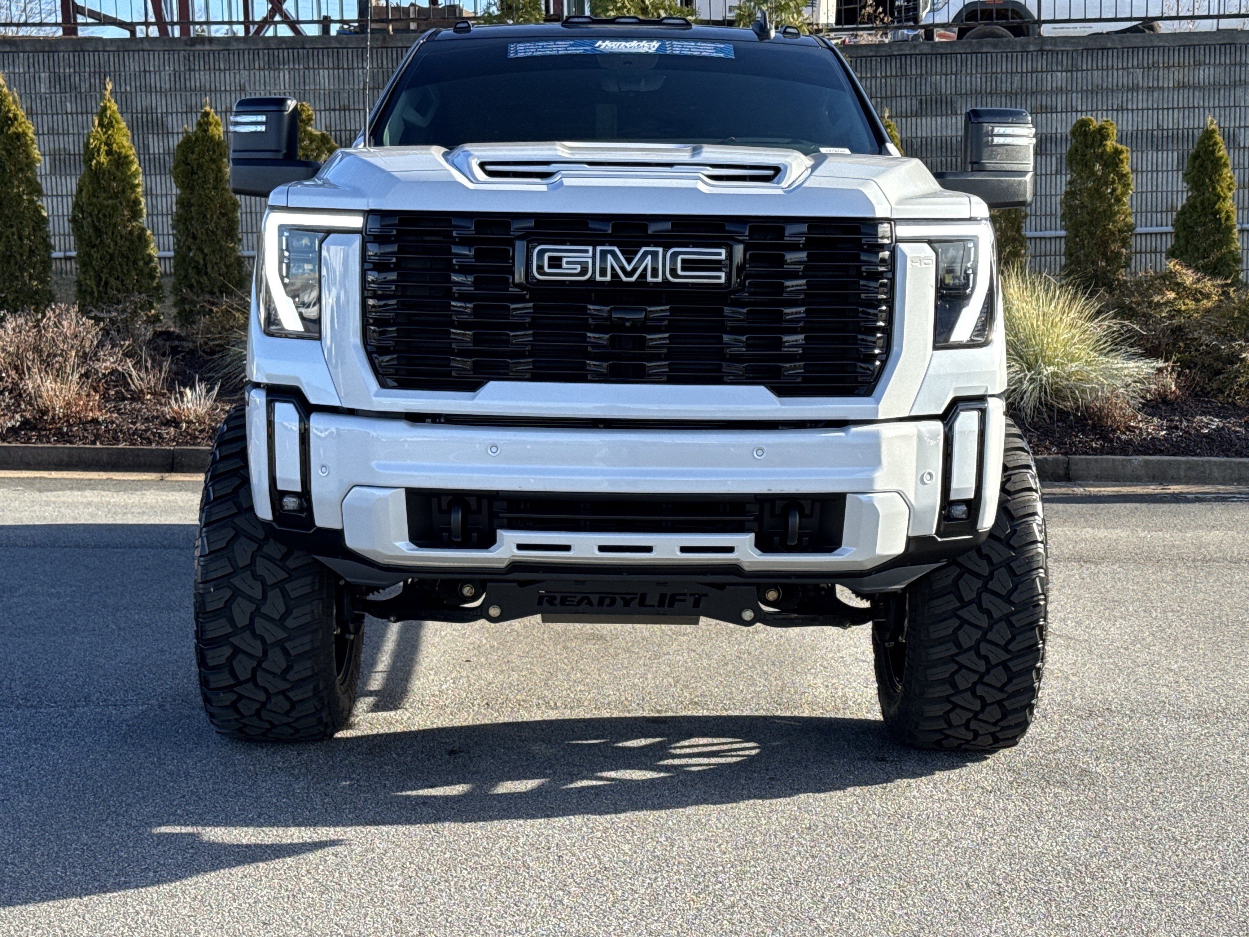 Used 2025 GMC Sierra 2500 Denali w/ Denali Reserve Package image 3