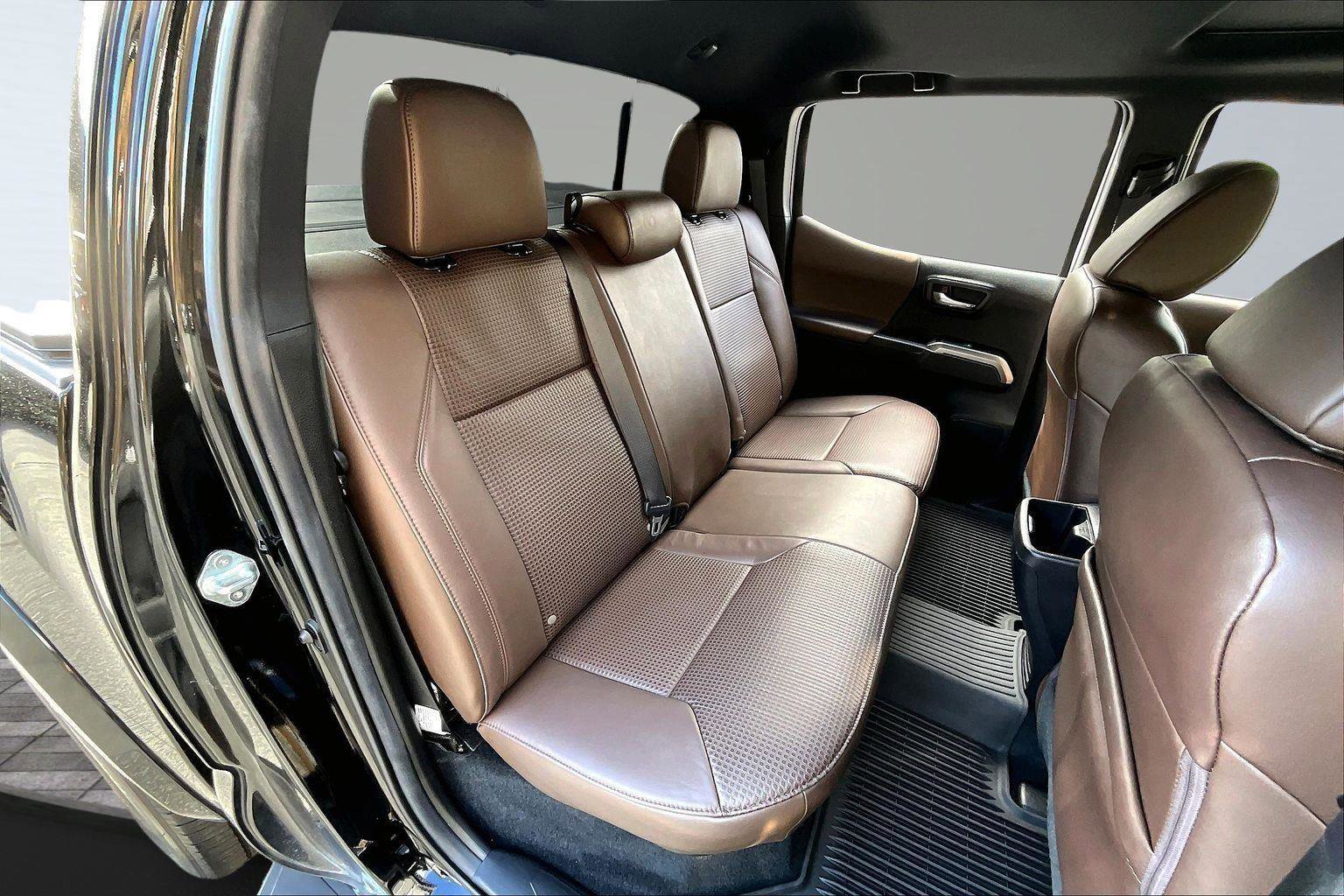 Used 2023 Toyota Tacoma Limited image 29