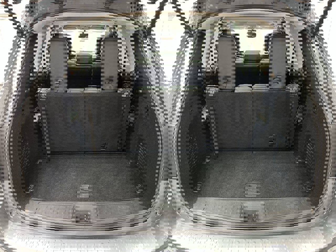 Used 2019 Nissan Pathfinder Platinum image 31