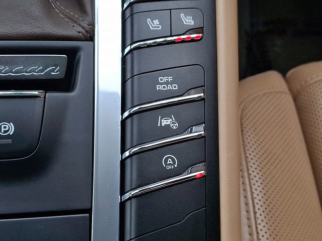 Certified 2017 Porsche Macan Turbo image 29