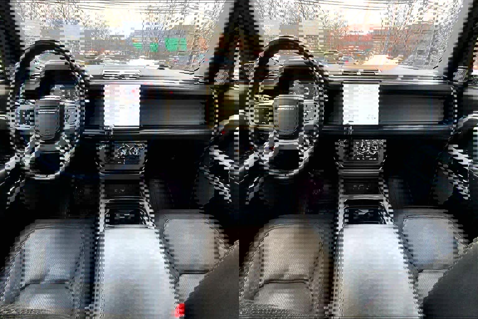 Certified 2023 Land Rover Defender 130 X-Dynamic SE image 26