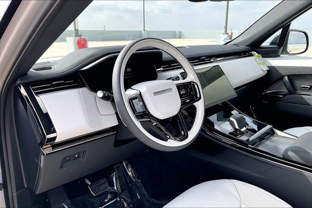 Certified 2026 Land Rover Range Rover Sport Dynamic SE AWD/4WD image 7