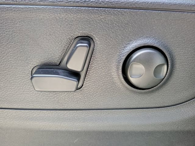 Used 2026 RAM 1500 4x4 Crew Cab image 17