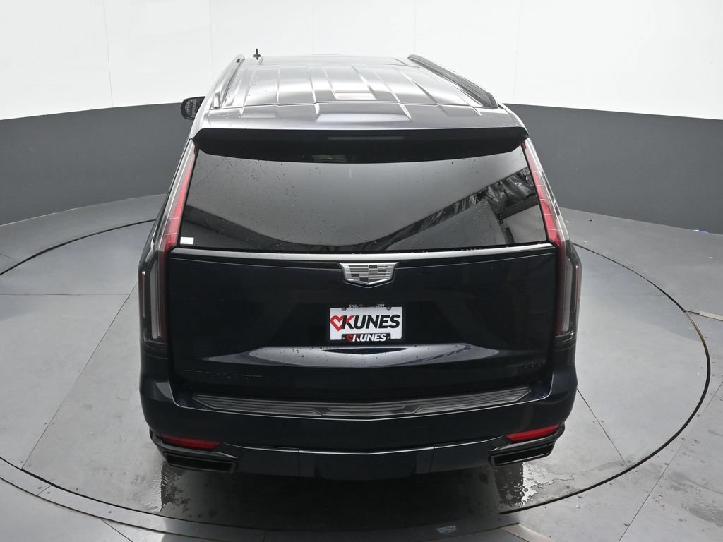 Used 2023 Cadillac Escalade ESV Sport Platinum w/ LPO, ONYX Package AWD/4WD image 31