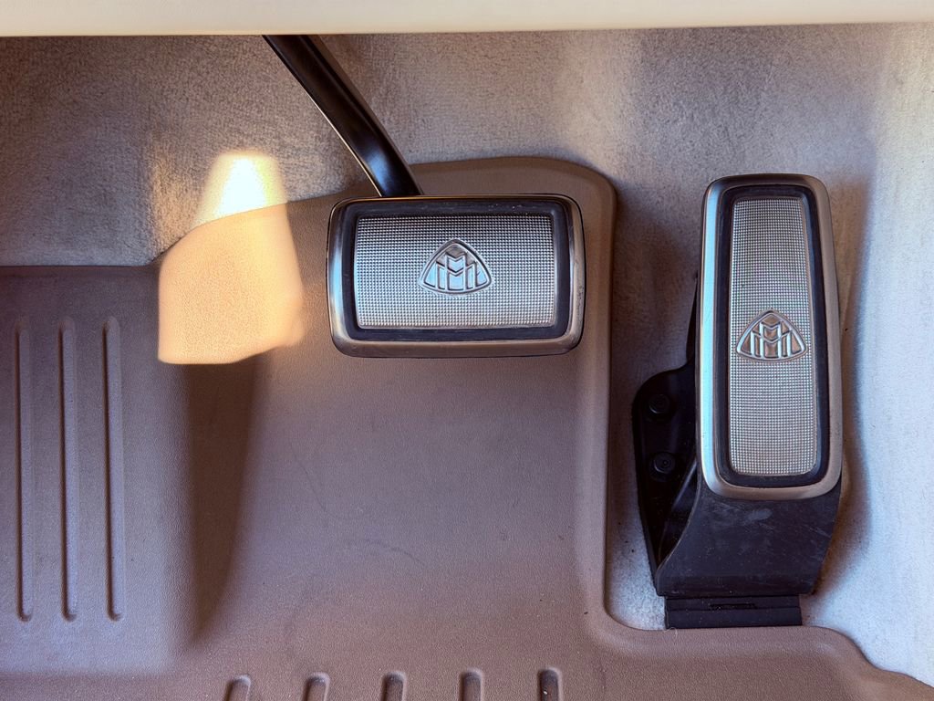 Used 2023 Mercedes-Benz Maybach GLS 600 4MATIC image 16