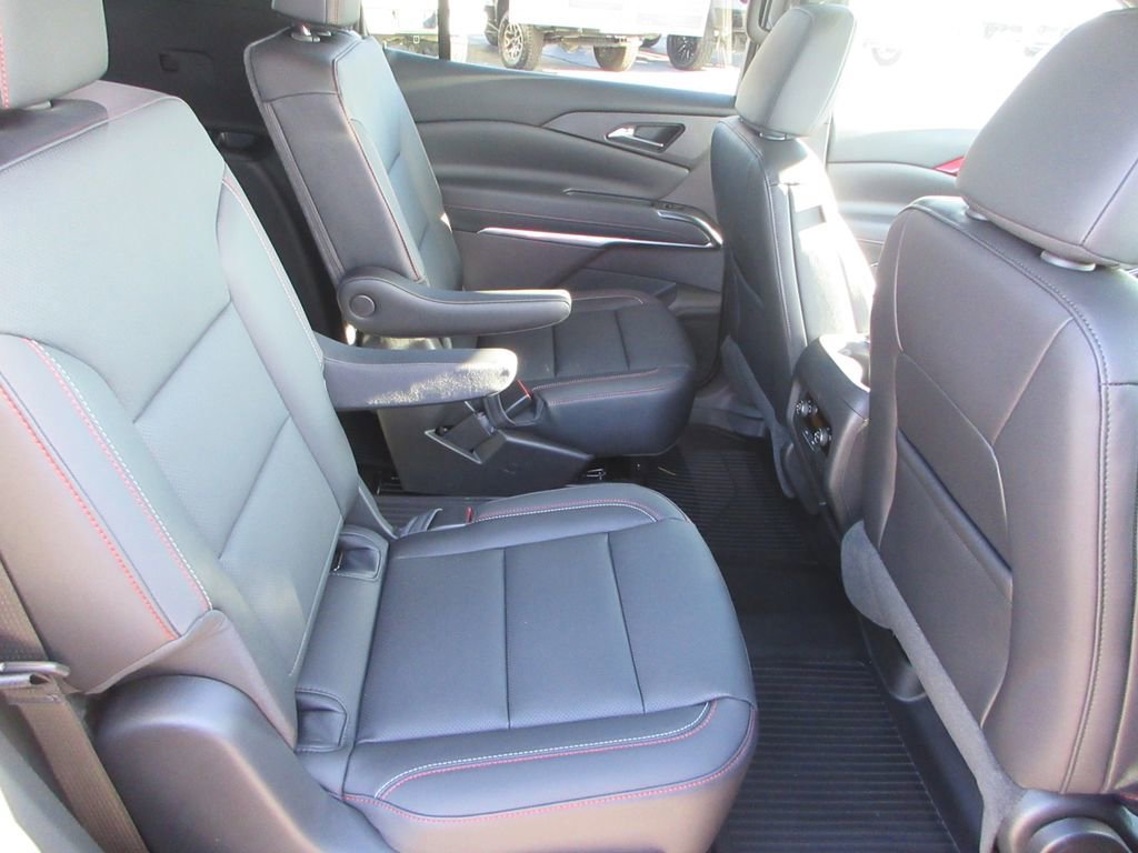 New 2026 Chevrolet Traverse Z71 w/ LPO, Floor Liner Package image 18