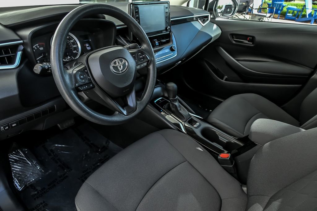Used 2022 Toyota Corolla LE FWD image 14