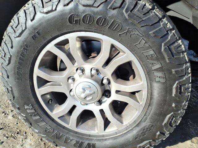 Used 2018 RAM 2500 Laramie w/ Snow Chief Group AWD/4WD image 9