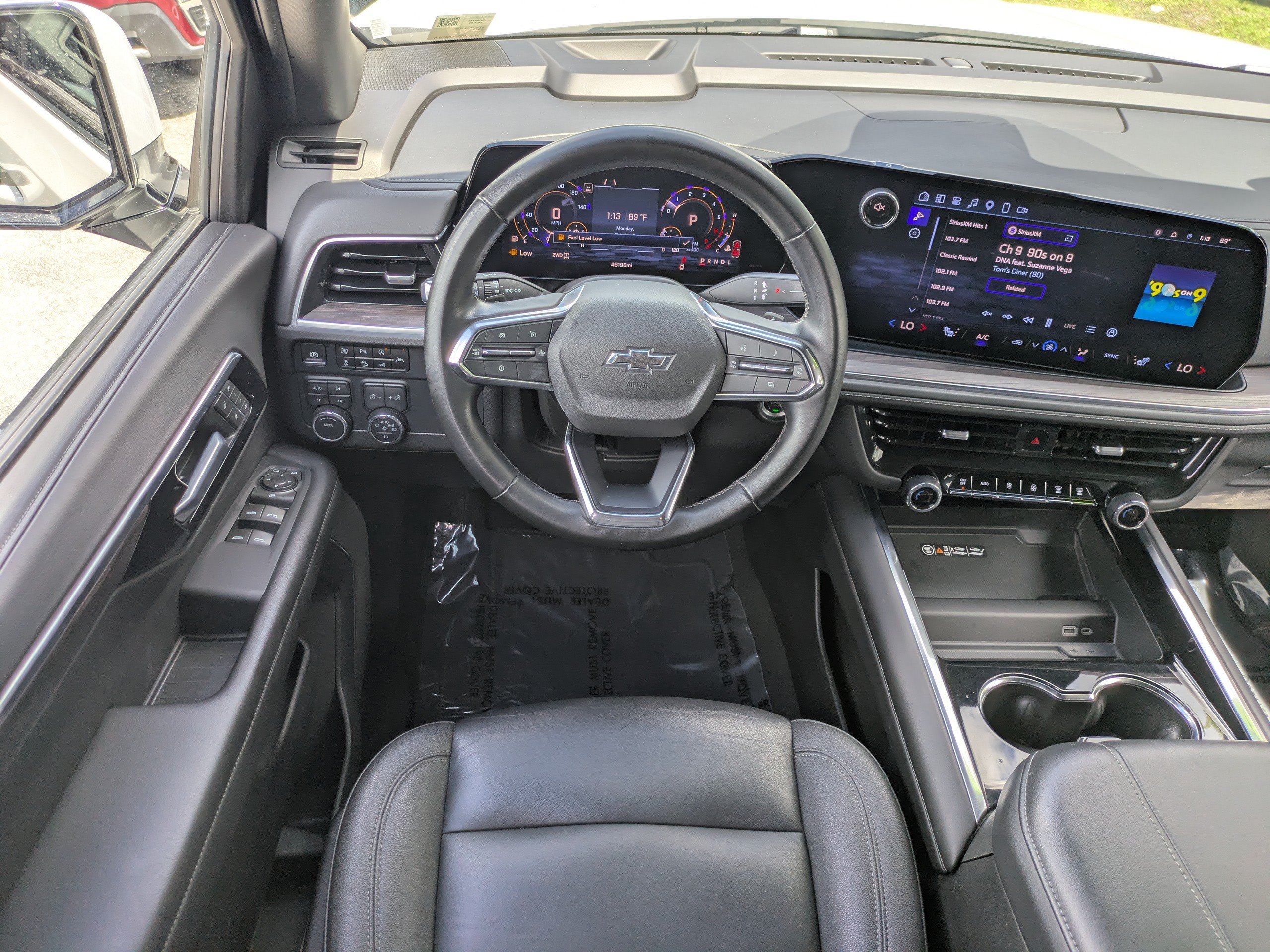 Used 2025 Chevrolet Suburban Z71 AWD/4WD image 15