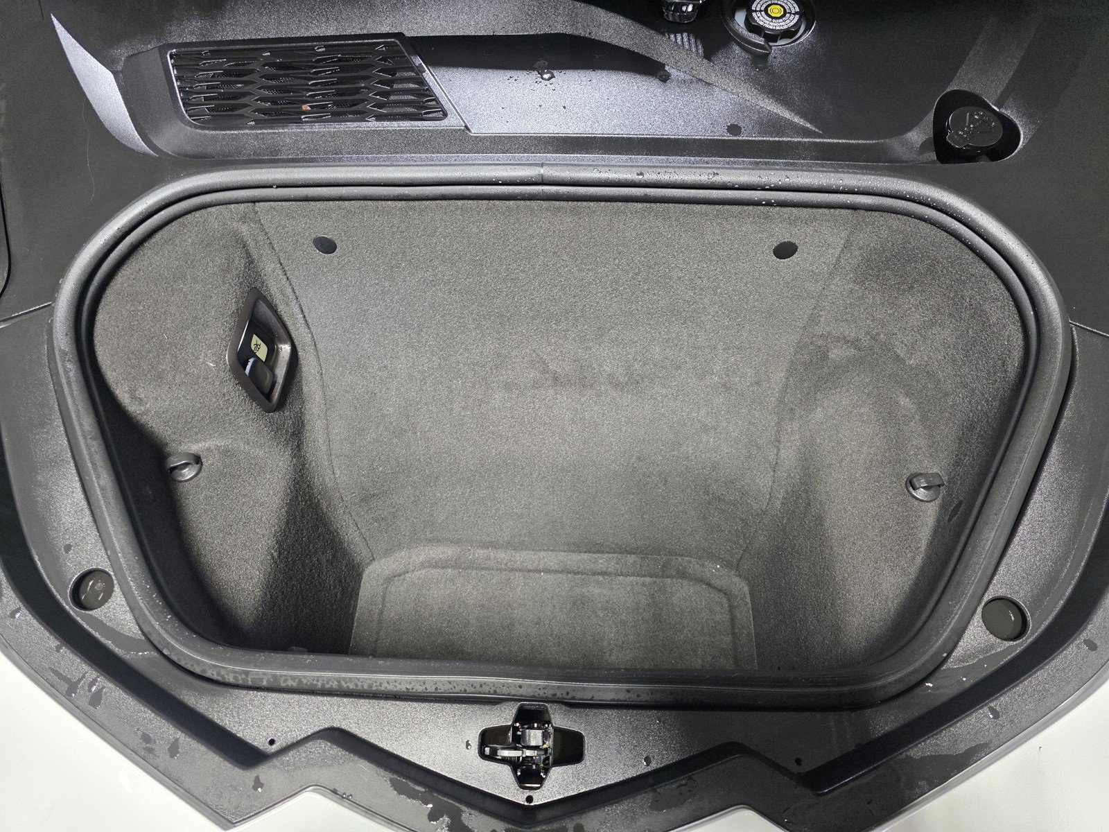 Used 2024 Chevrolet Corvette Stingray Preferred Cpe w/ Z51 Performance Package image 14