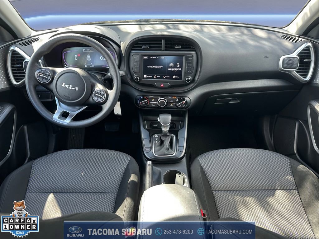 Used 2025 Kia Soul LX w/ LX Technology Package FWD image 12