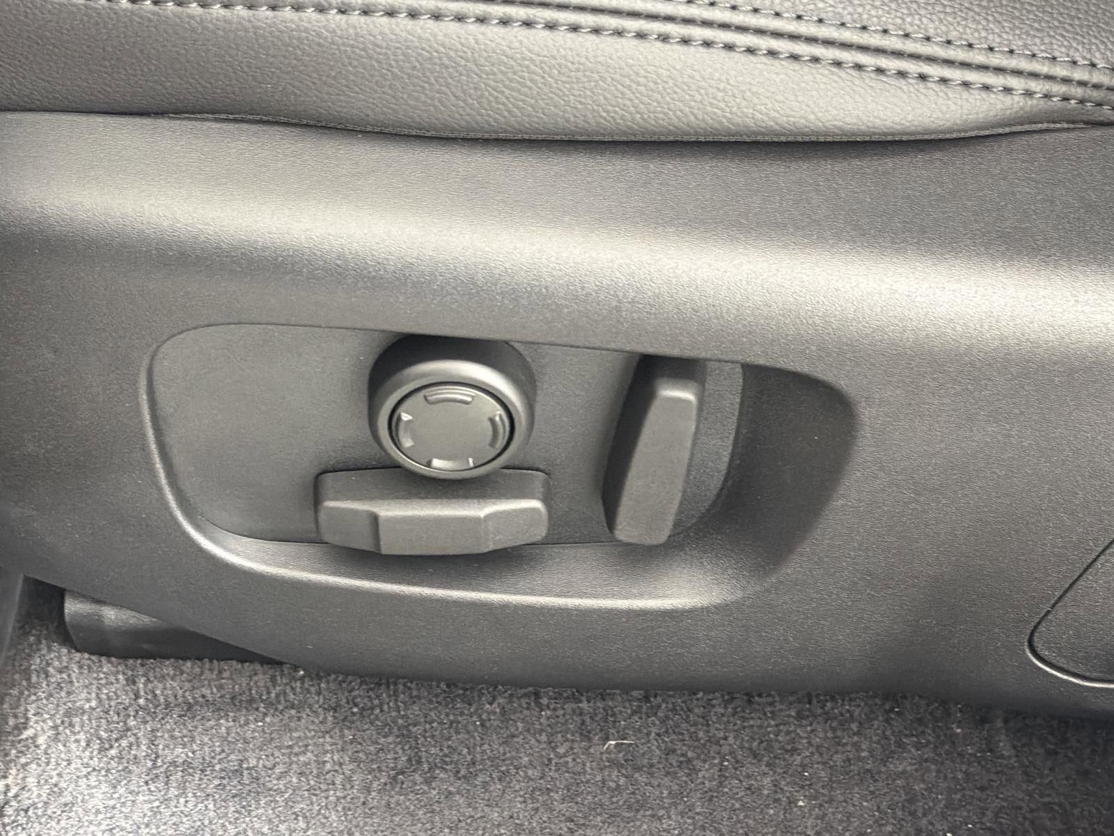 New 2026 Land Rover Range Rover Velar Dynamic SE image 24