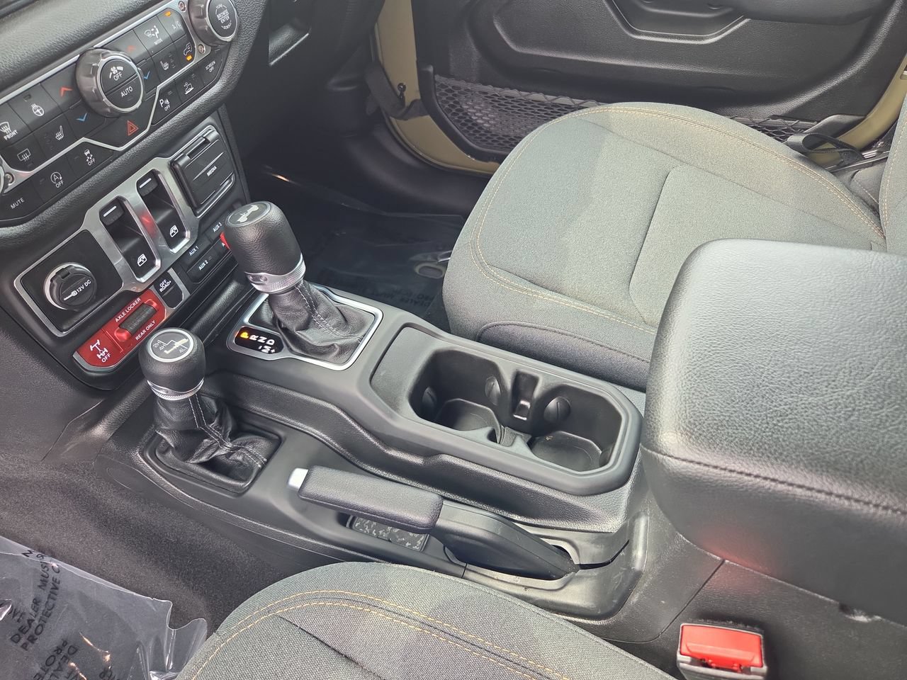 Certified 2025 Jeep Wrangler Sport AWD/4WD image 31
