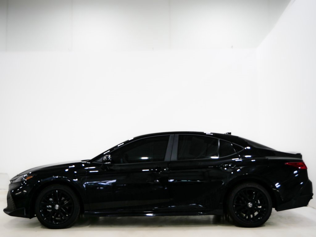 Used 2026 Toyota Camry SE image 5