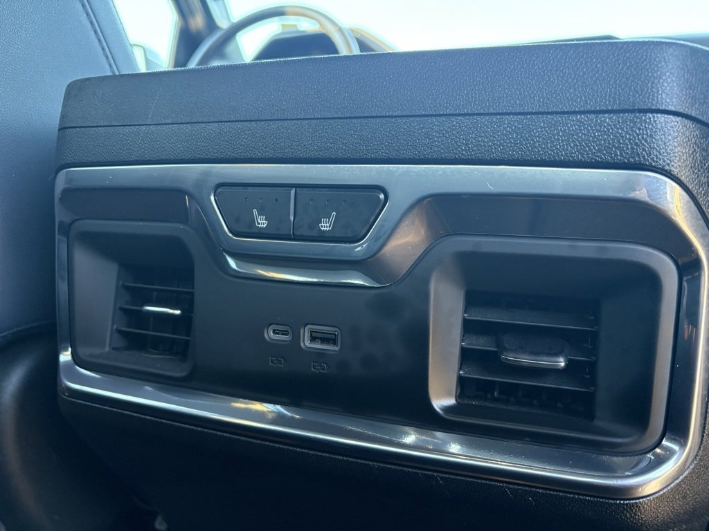 Used 2024 Chevrolet Silverado 1500 High Country image 13