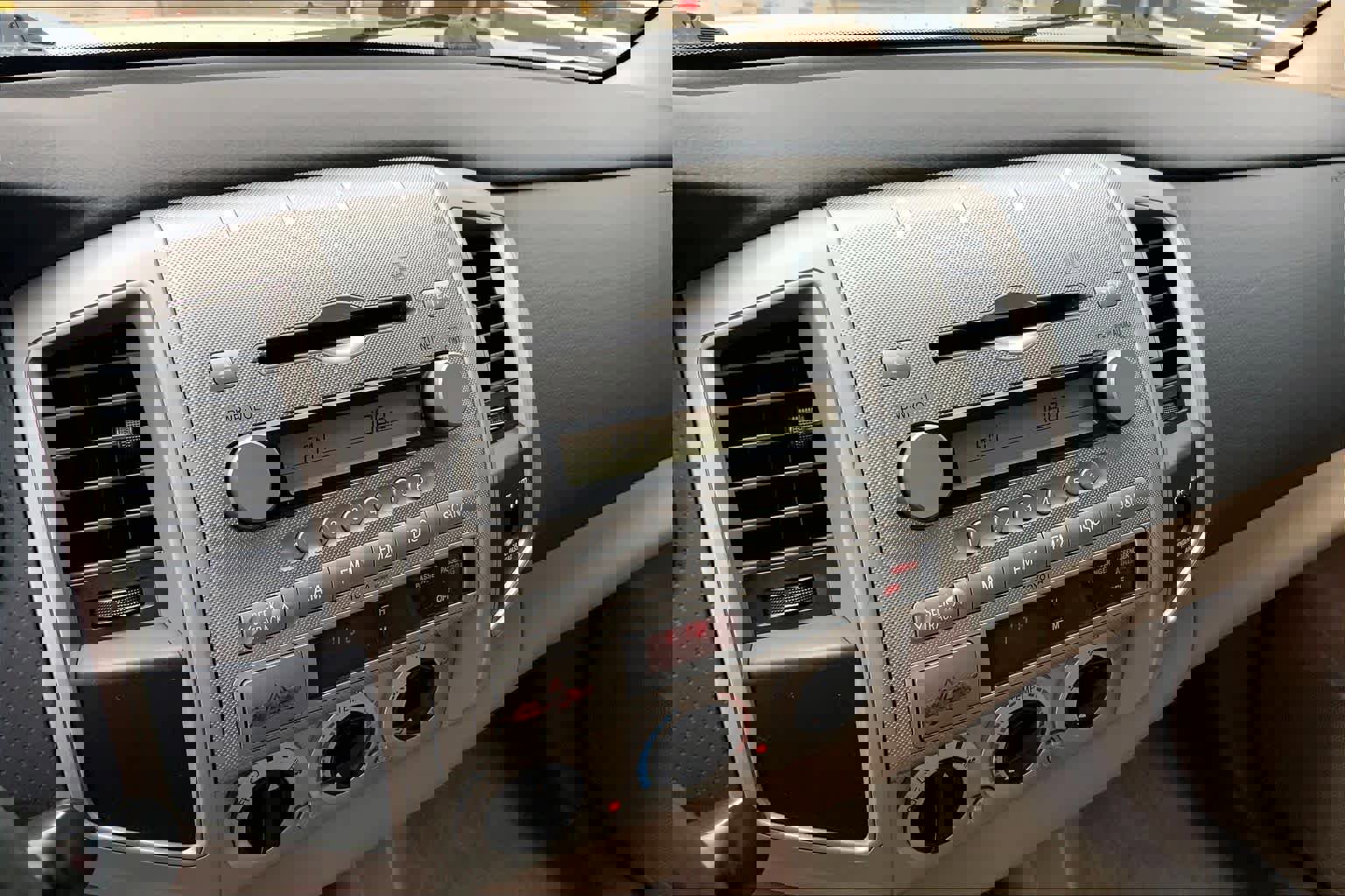 Used 2005 Toyota Tacoma PreRunner image 25