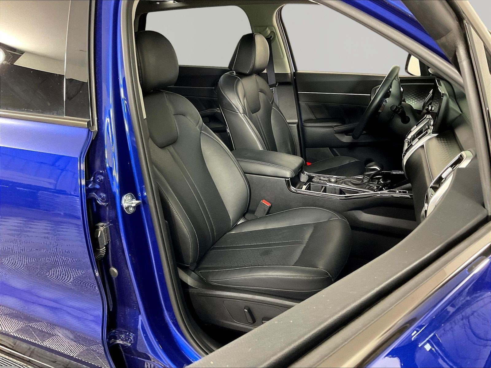 Used 2023 Kia Sorento SX AWD/4WD image 30