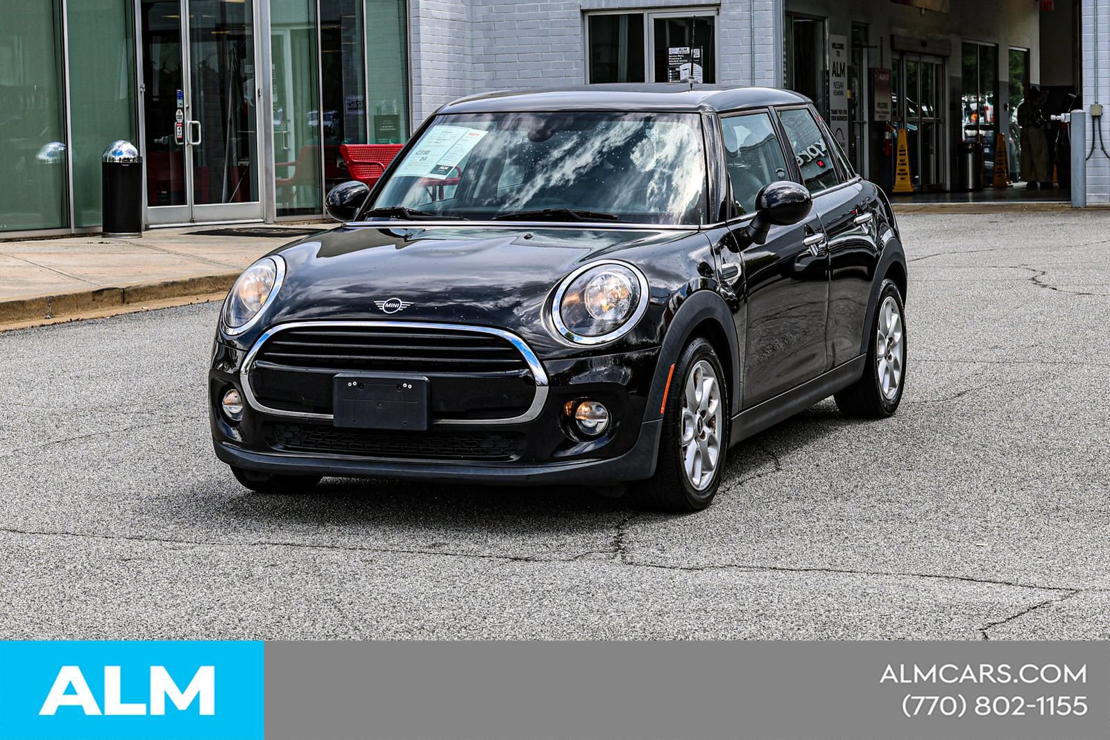 Used 2019 MINI Cooper 4-Door Hardtop FWD image 3