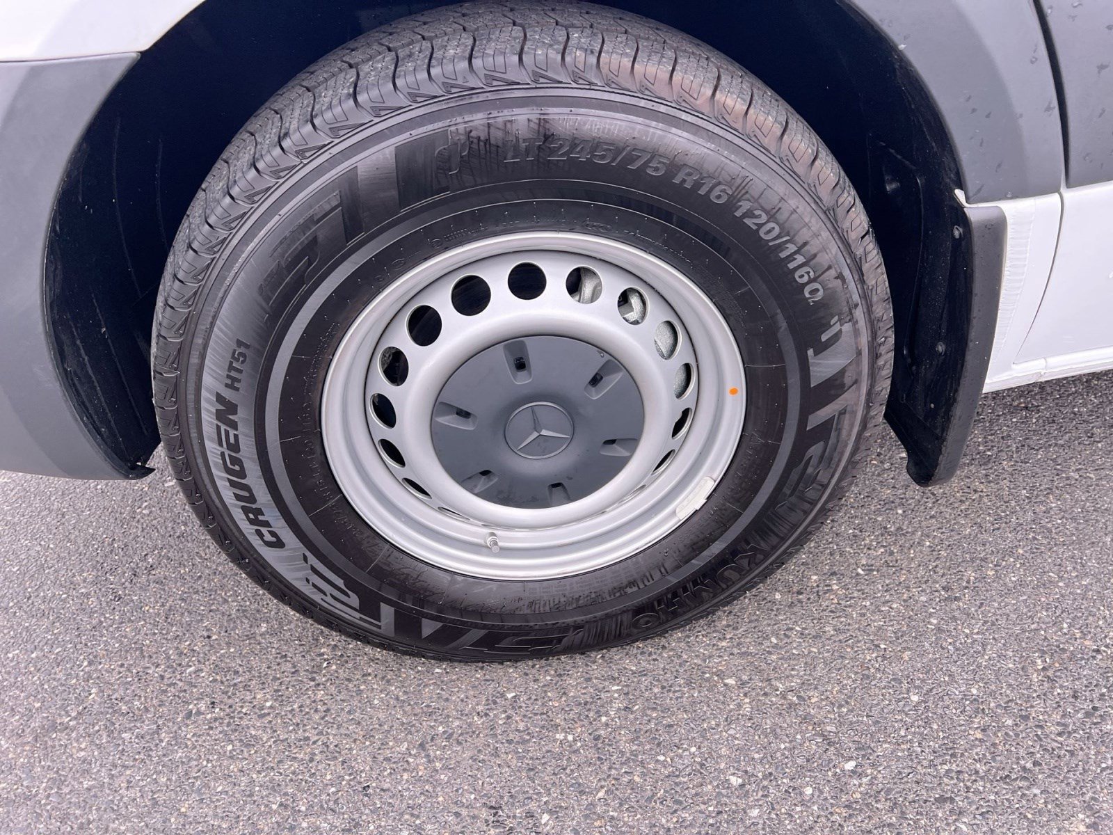 Used 2024 Mercedes-Benz eSprinter 170 Cargo image 11