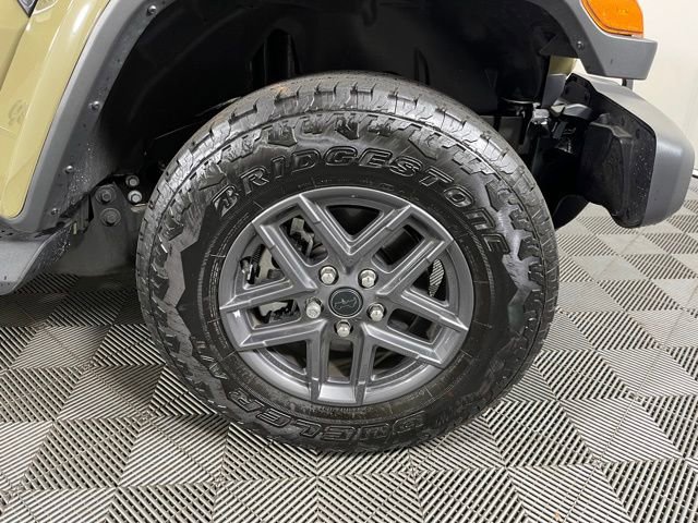 Used 2026 Jeep Gladiator Sport AWD/4WD image 9