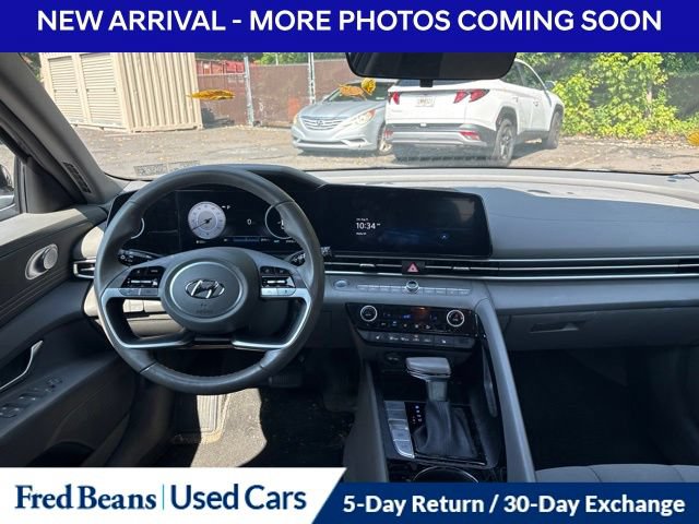 Used 2023 Hyundai Elantra SEL w/ Convenience Package FWD image 11