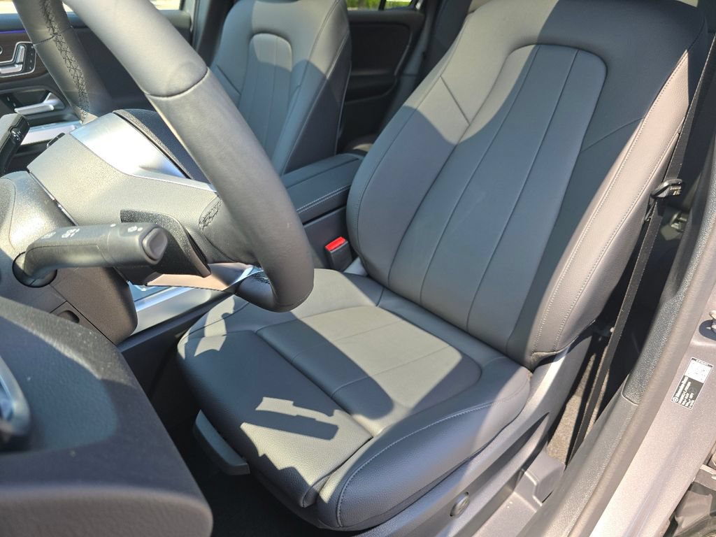New 2026 Mercedes-Benz GLB 250 4MATIC image 24
