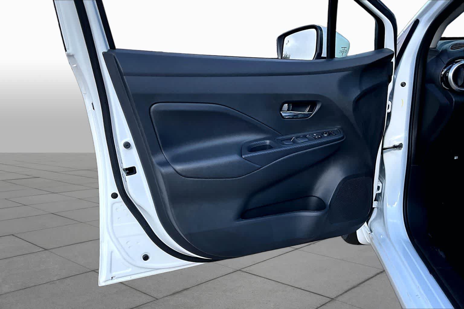 New 2025 Nissan Versa SV w/ Trunk Package FWD image 16