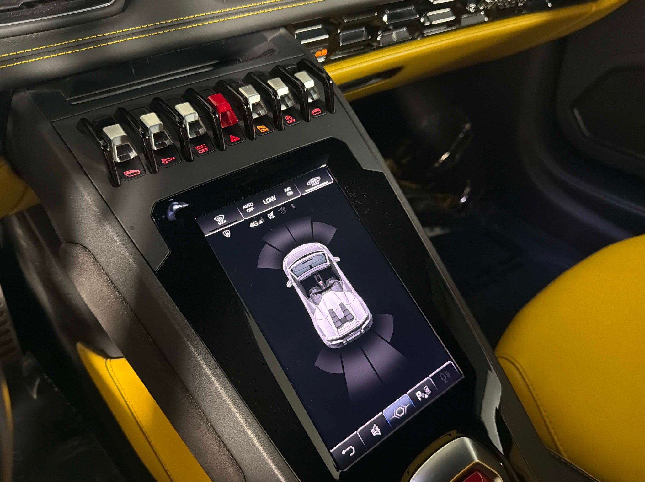 Used 2023 Lamborghini Huracan EVO RWD image 33