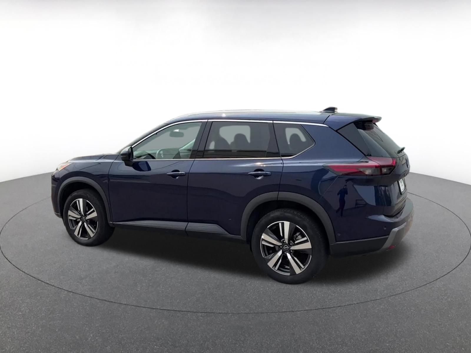 Used 2026 Nissan Rogue SL AWD/4WD image 11