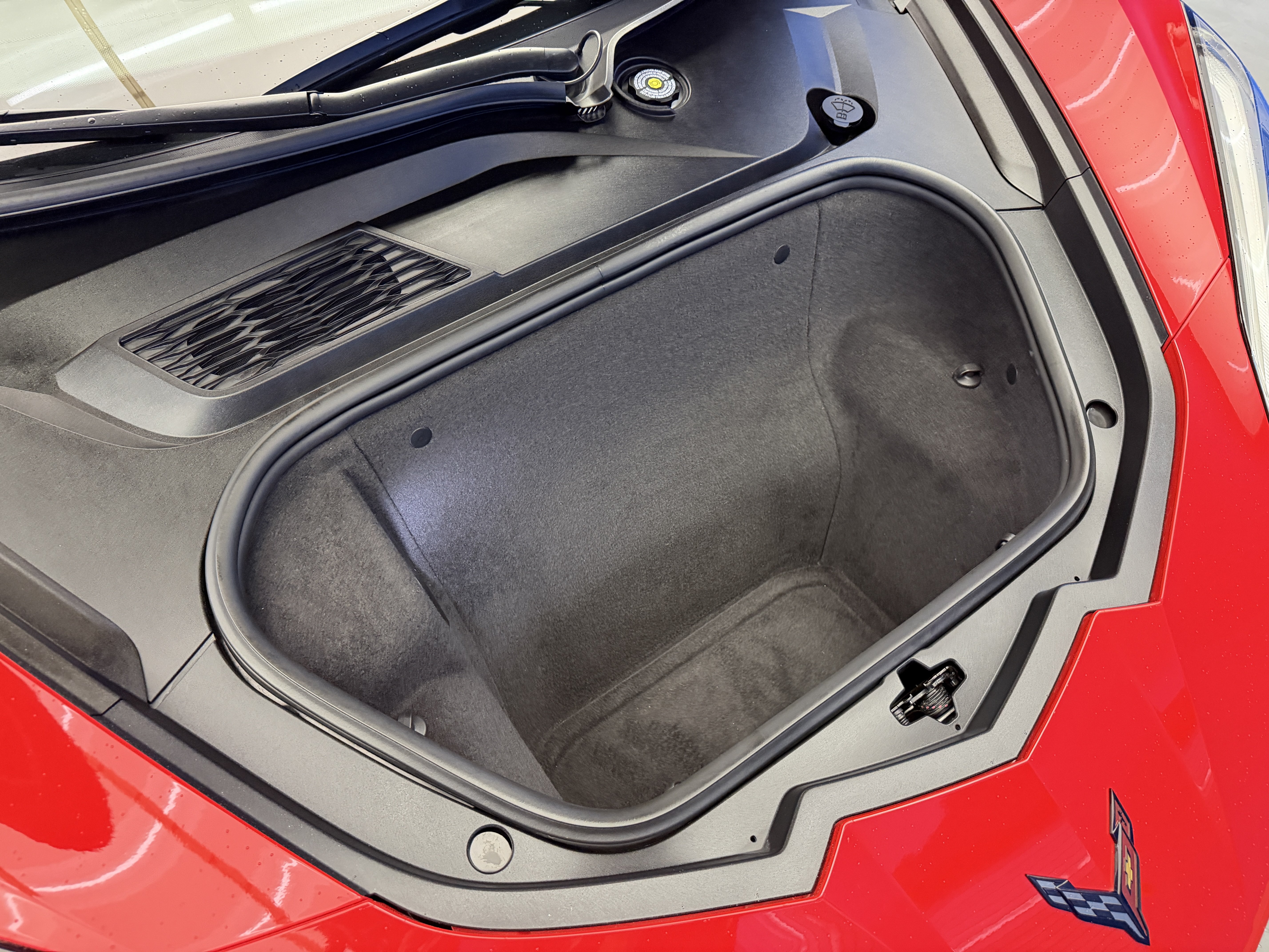 Used 2022 Chevrolet Corvette Stingray Coupe w/ Z51 Performance Package RWD image 9