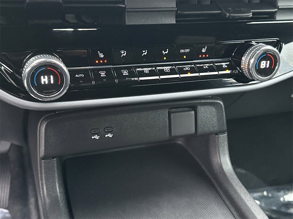 Used 2025 Honda Prologue EX image 30