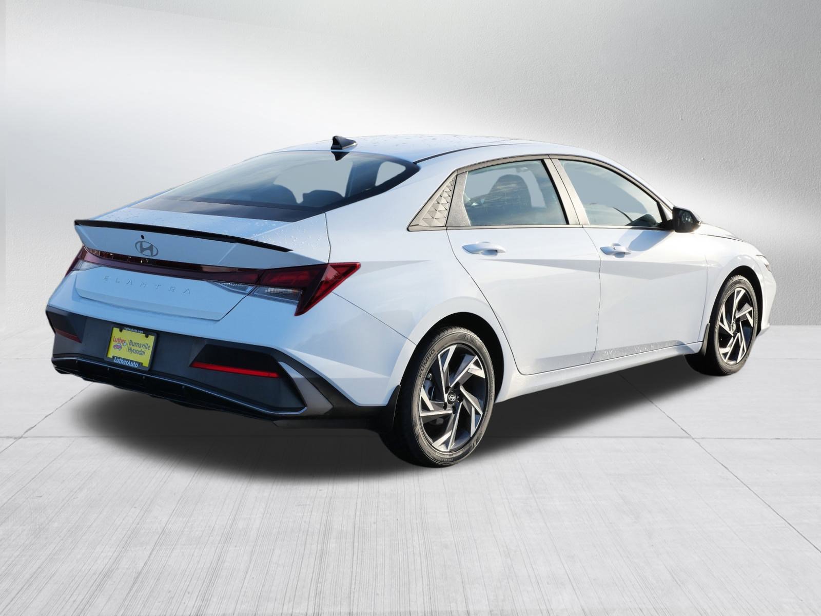 Certified 2025 Hyundai Elantra Sport image 7