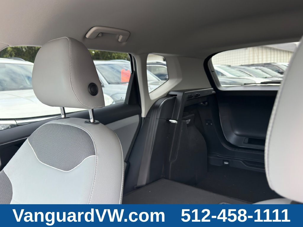 Used 2023 Volkswagen Taos SE FWD image 11