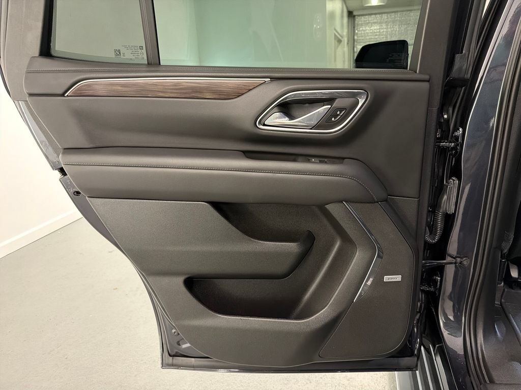 Used 2023 Chevrolet Tahoe LT w/ Luxury Package RWD image 10