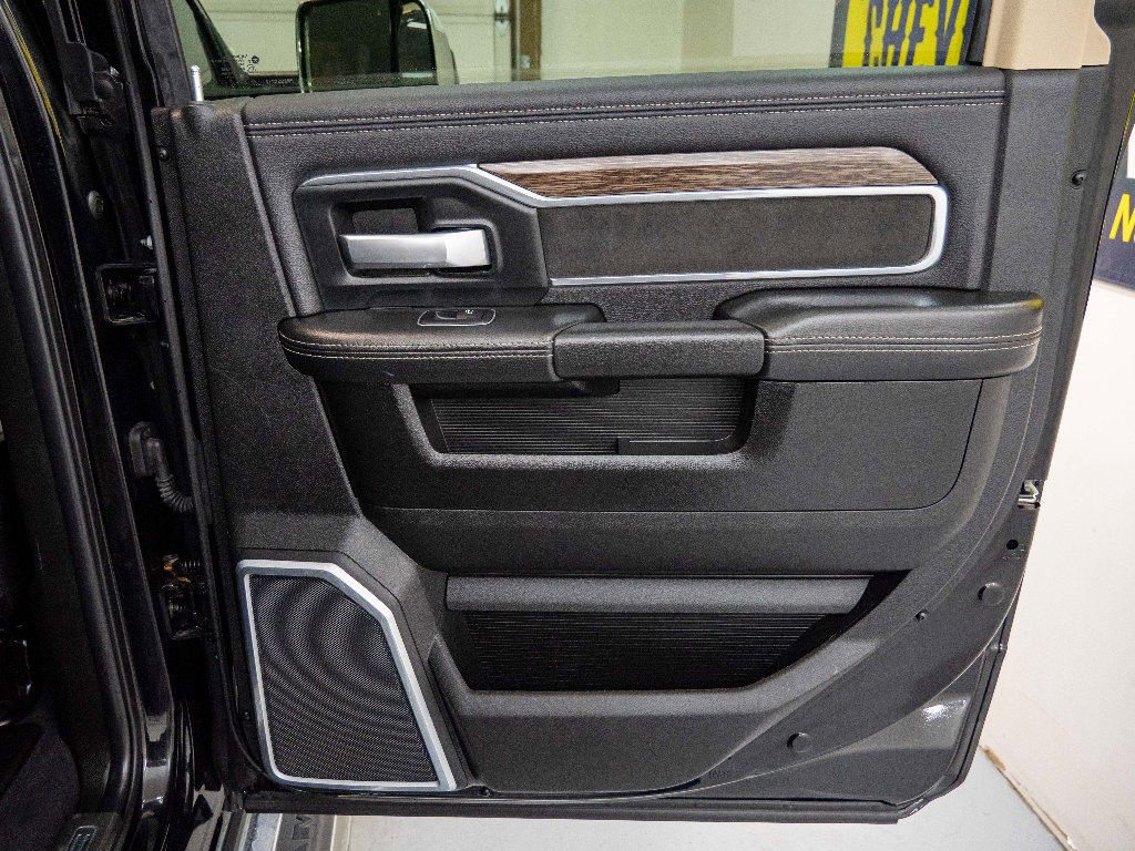 Used 2020 RAM 3500 Laramie image 15