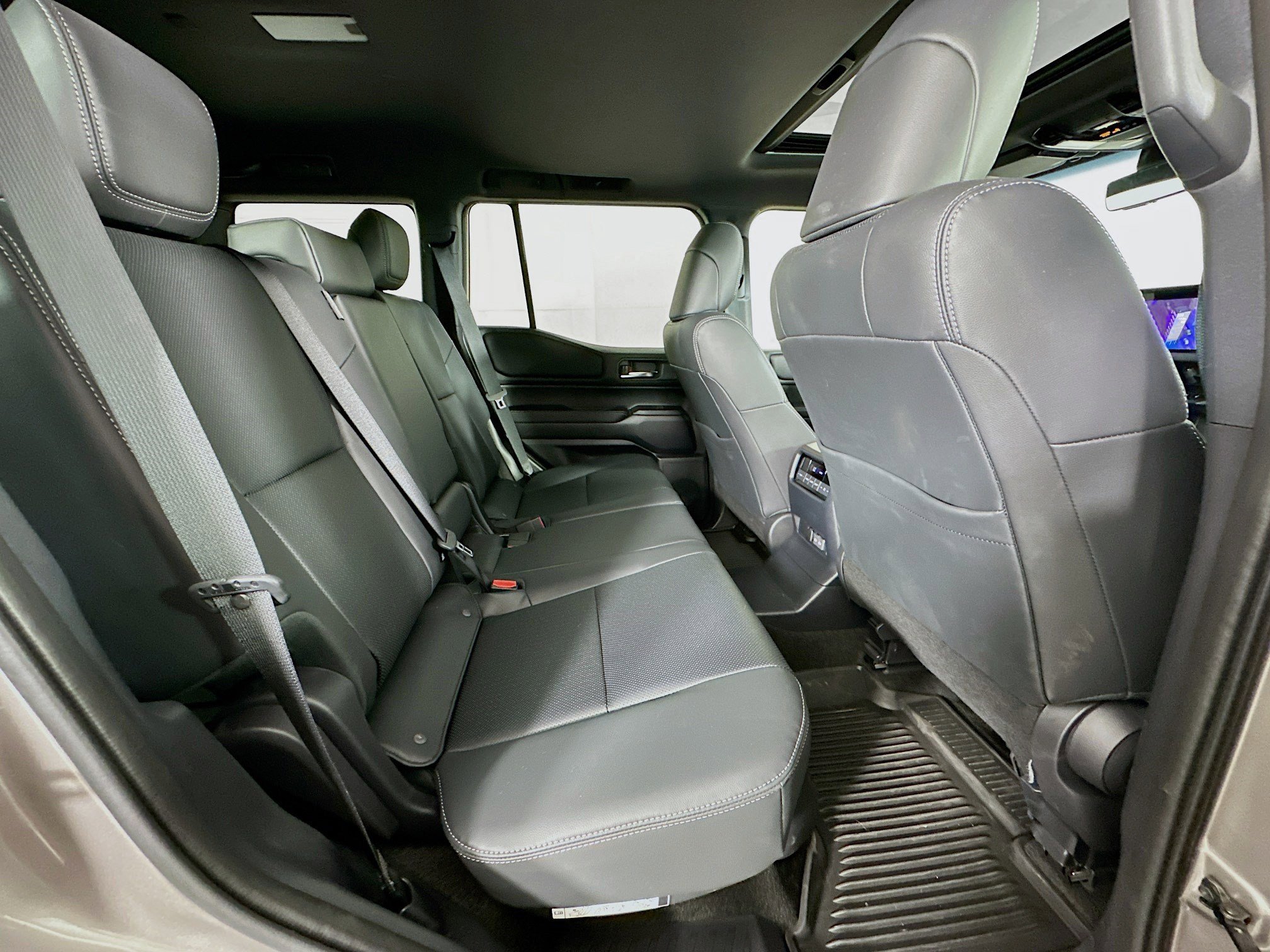 Used 2024 Toyota Land Cruiser image 31