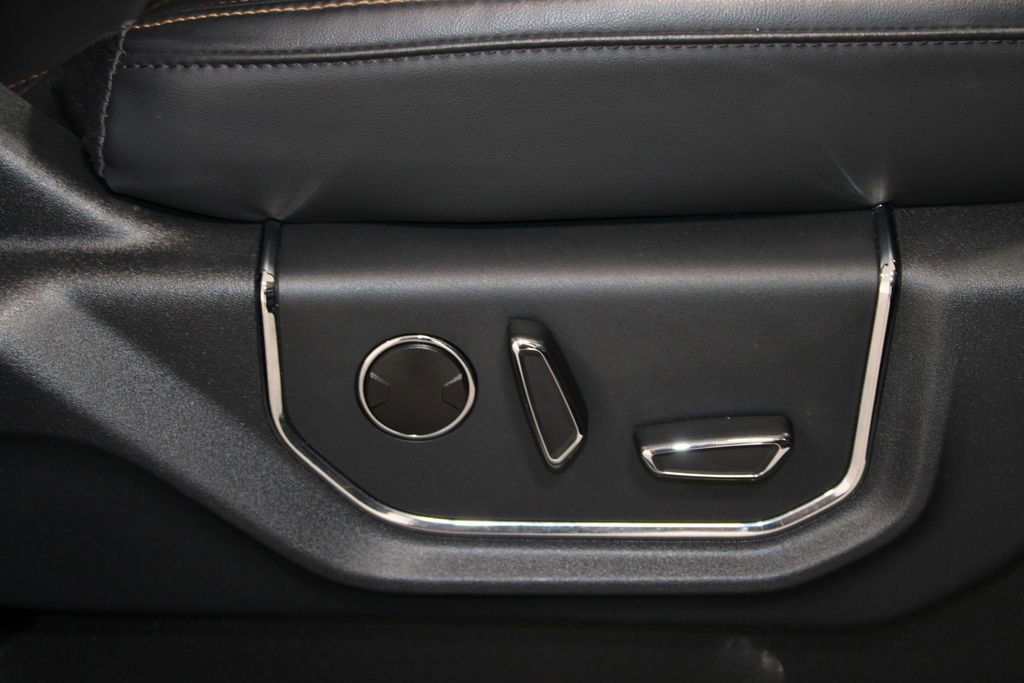 Used 2023 Ford Expedition Max Platinum AWD/4WD image 31