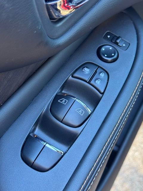 Used 2024 Nissan Murano Platinum w/ Cargo Package image 17