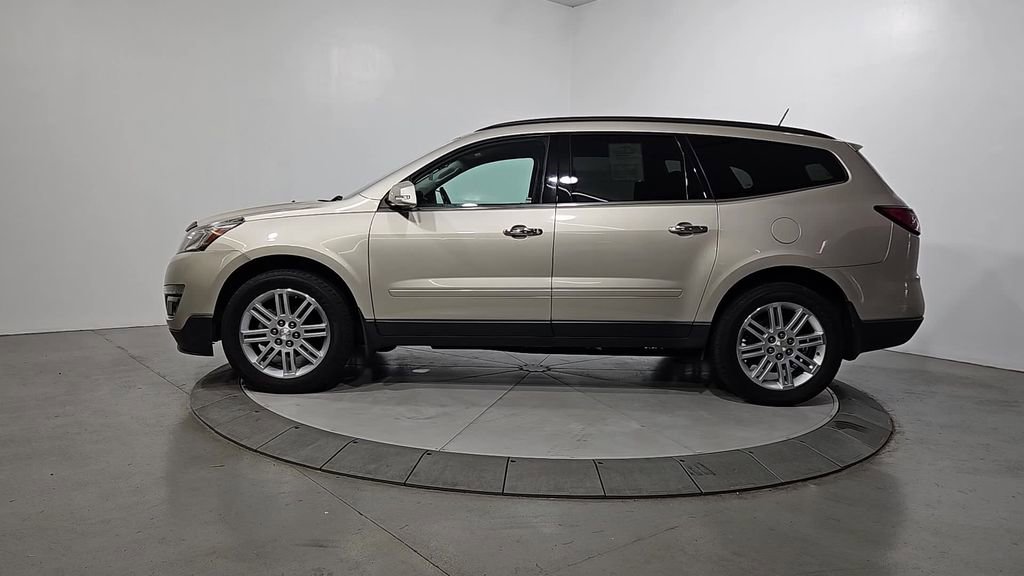 Used 2015 Chevrolet Traverse LT w/ Style and Technology Package FWD image 2