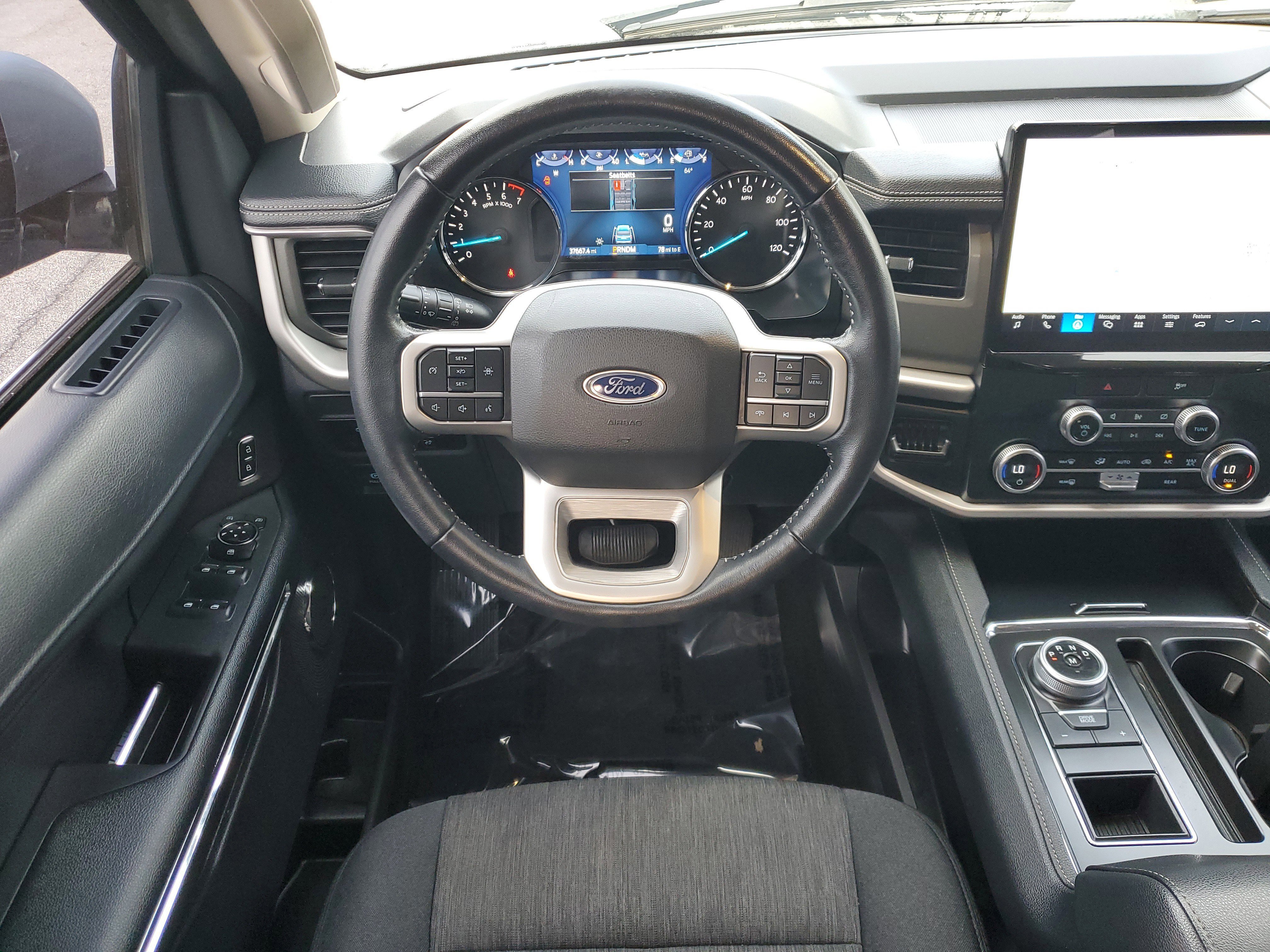 Used 2023 Ford Expedition XLT image 12