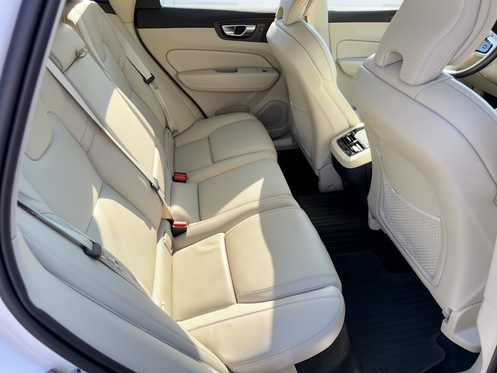 Used 2024 Volvo XC60 B5 Ultimate AWD/4WD image 29