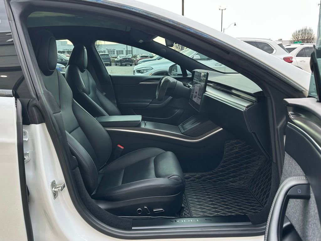 Used 2021 Tesla Model S Plaid image 32