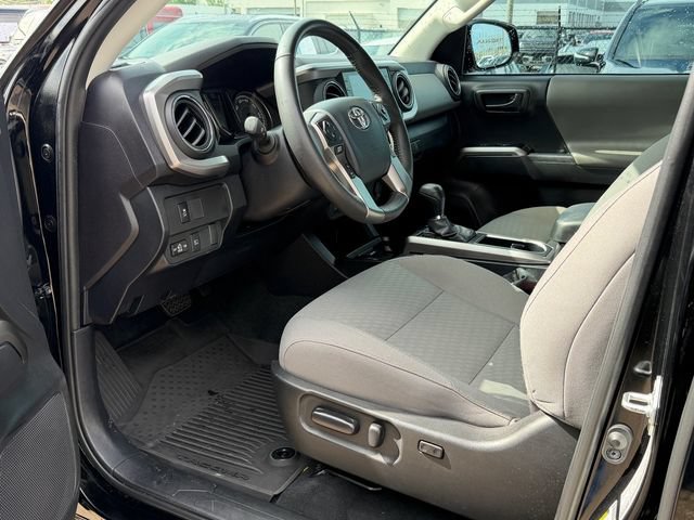 Used 2023 Toyota Tacoma SR5 w/ Technology Package AWD/4WD image 15