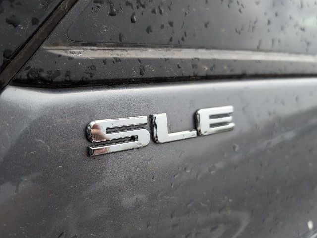 Used 2020 GMC Terrain SLE w/ Driver Convenience Package image 4