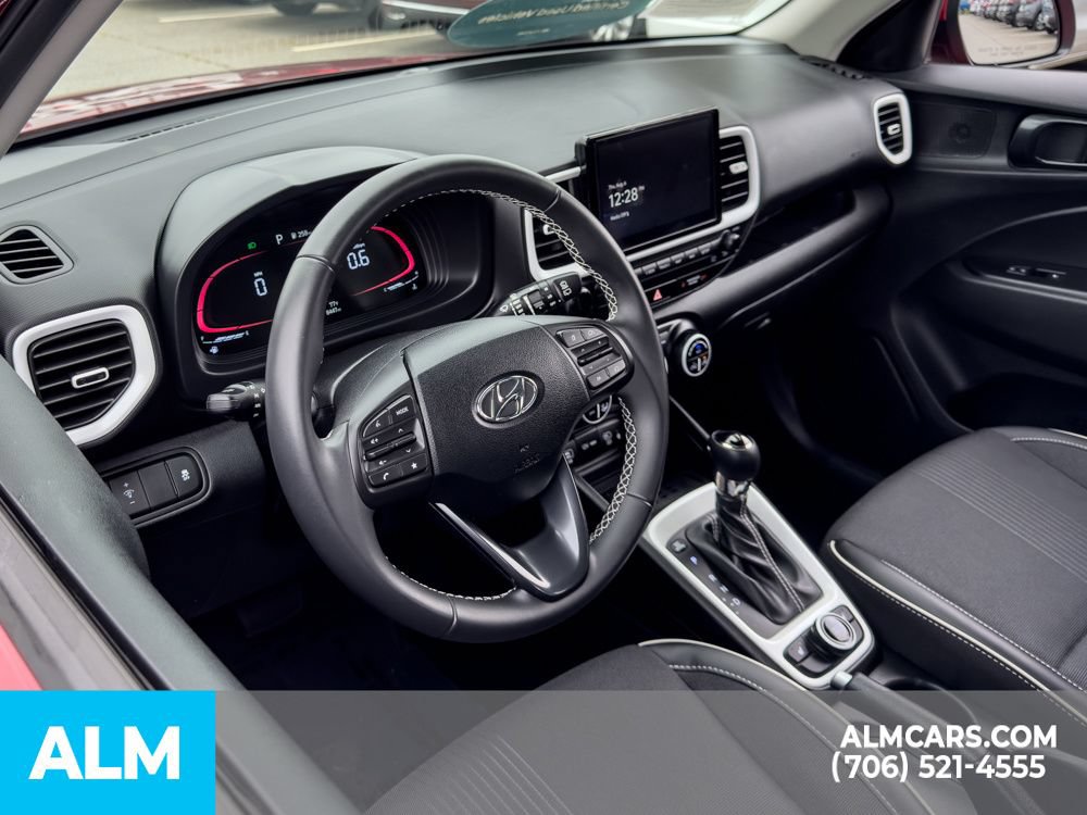 Certified 2025 Hyundai Venue Limited FWD image 9