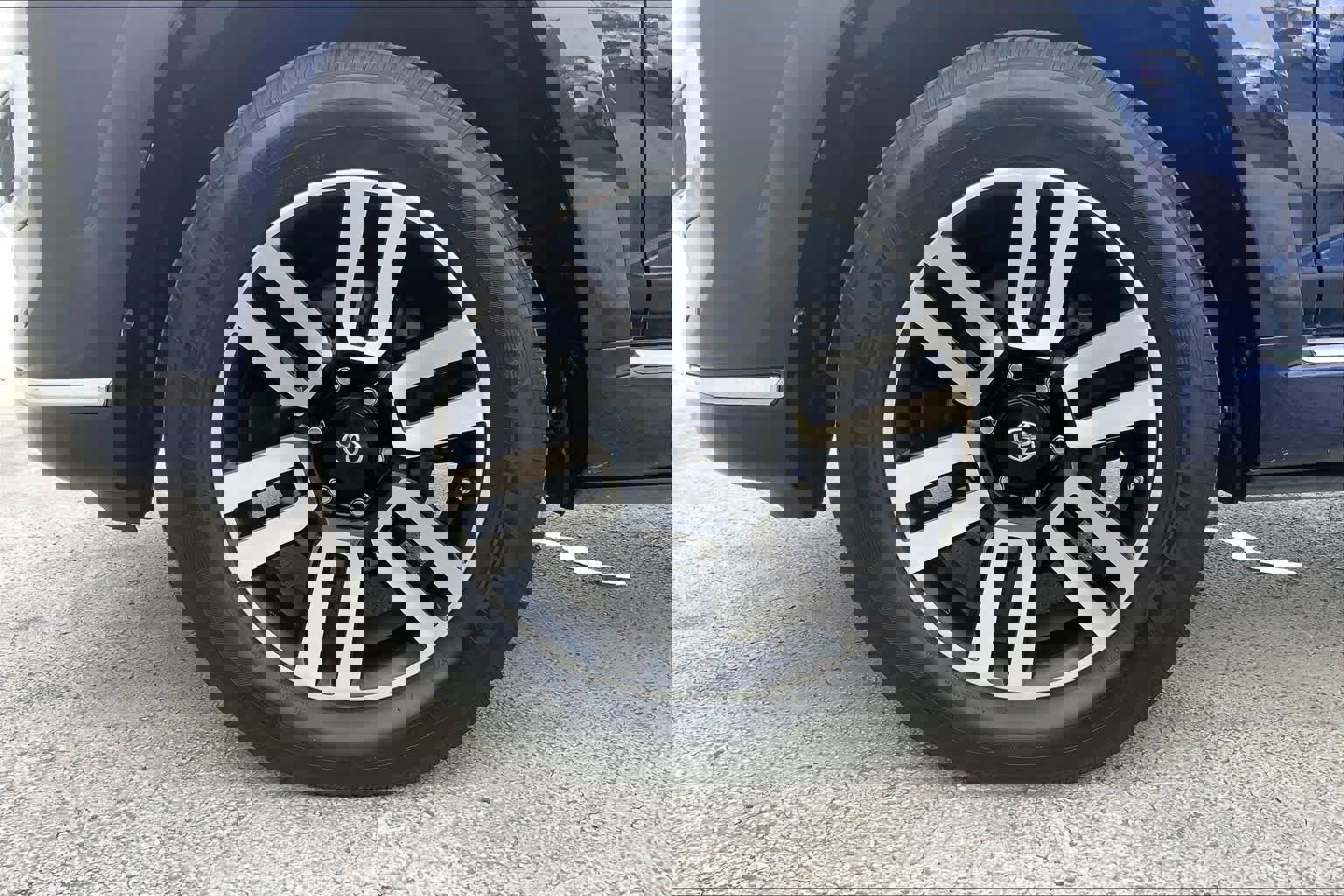 Used 2018 Toyota 4Runner Limited image 9