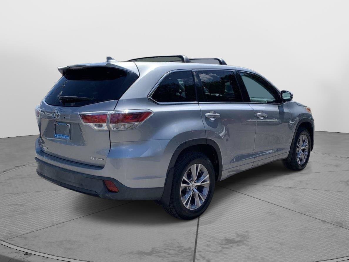 Used 2015 Toyota Highlander Plus AWD/4WD image 3