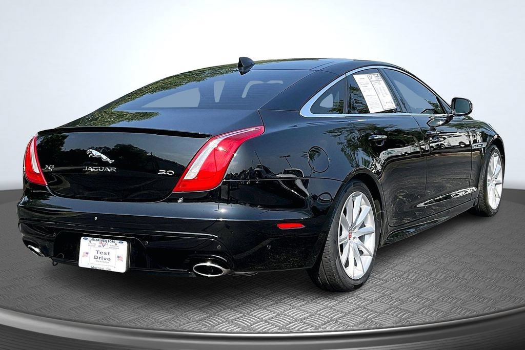 Used 2018 Jaguar XJ R-Sport RWD image 7